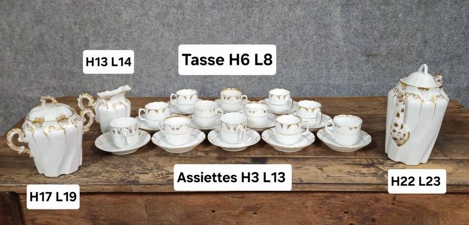 tea or coffee service in porcelain, Louis XV Rocaille style, 19th century