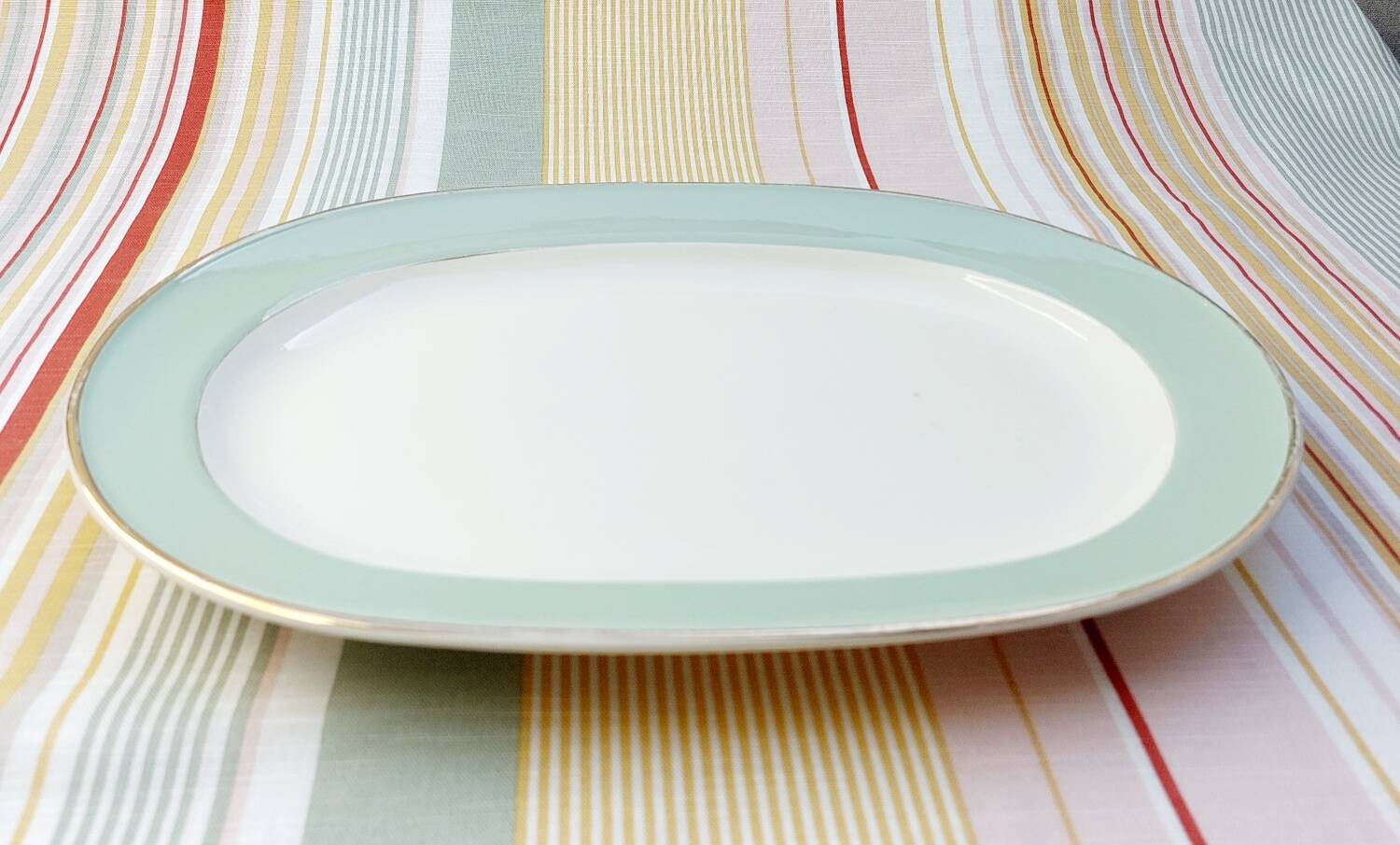 Plat de service ovale Villeroy & Boch vert celadon