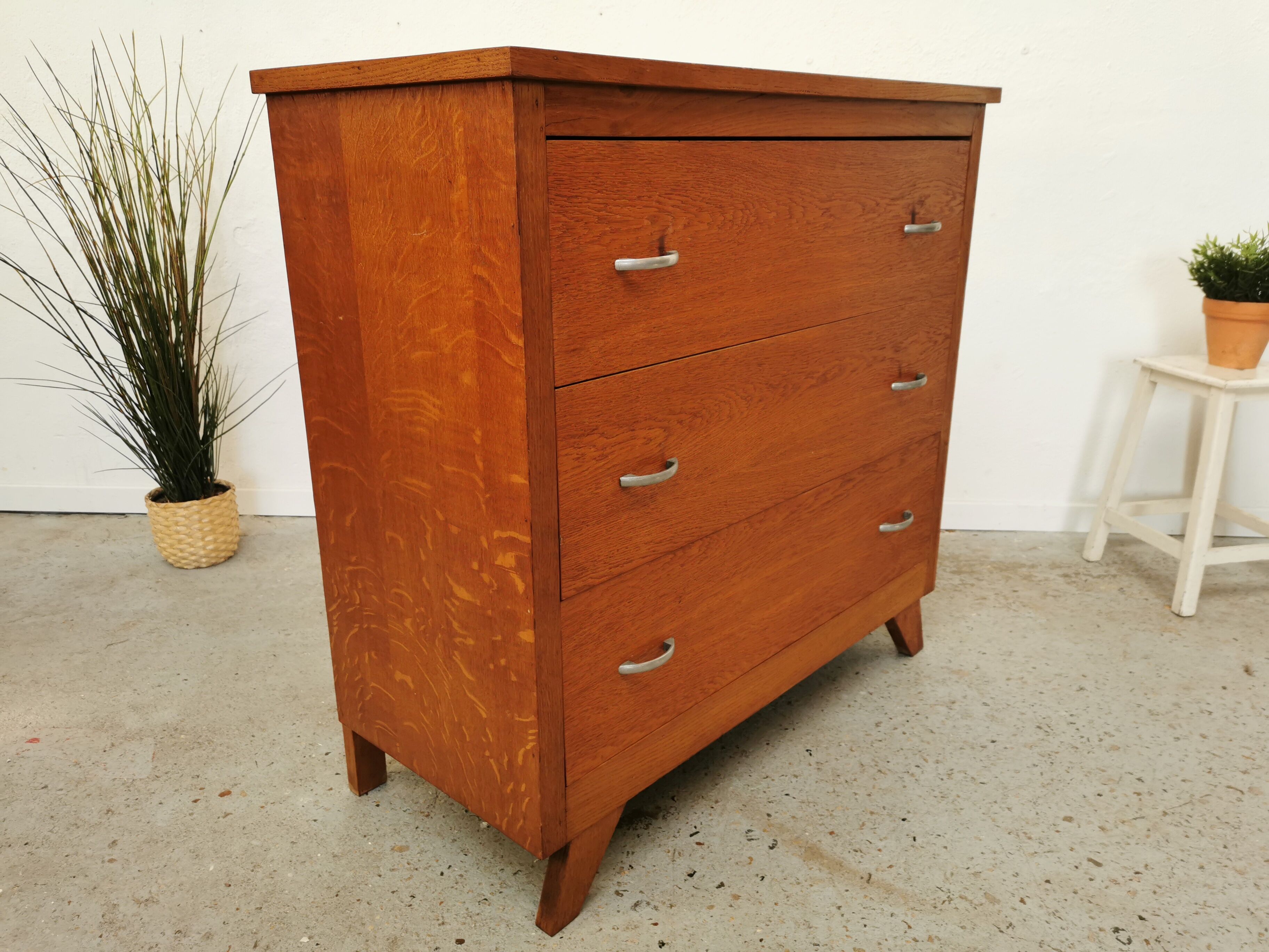 Vintage chest of drawers