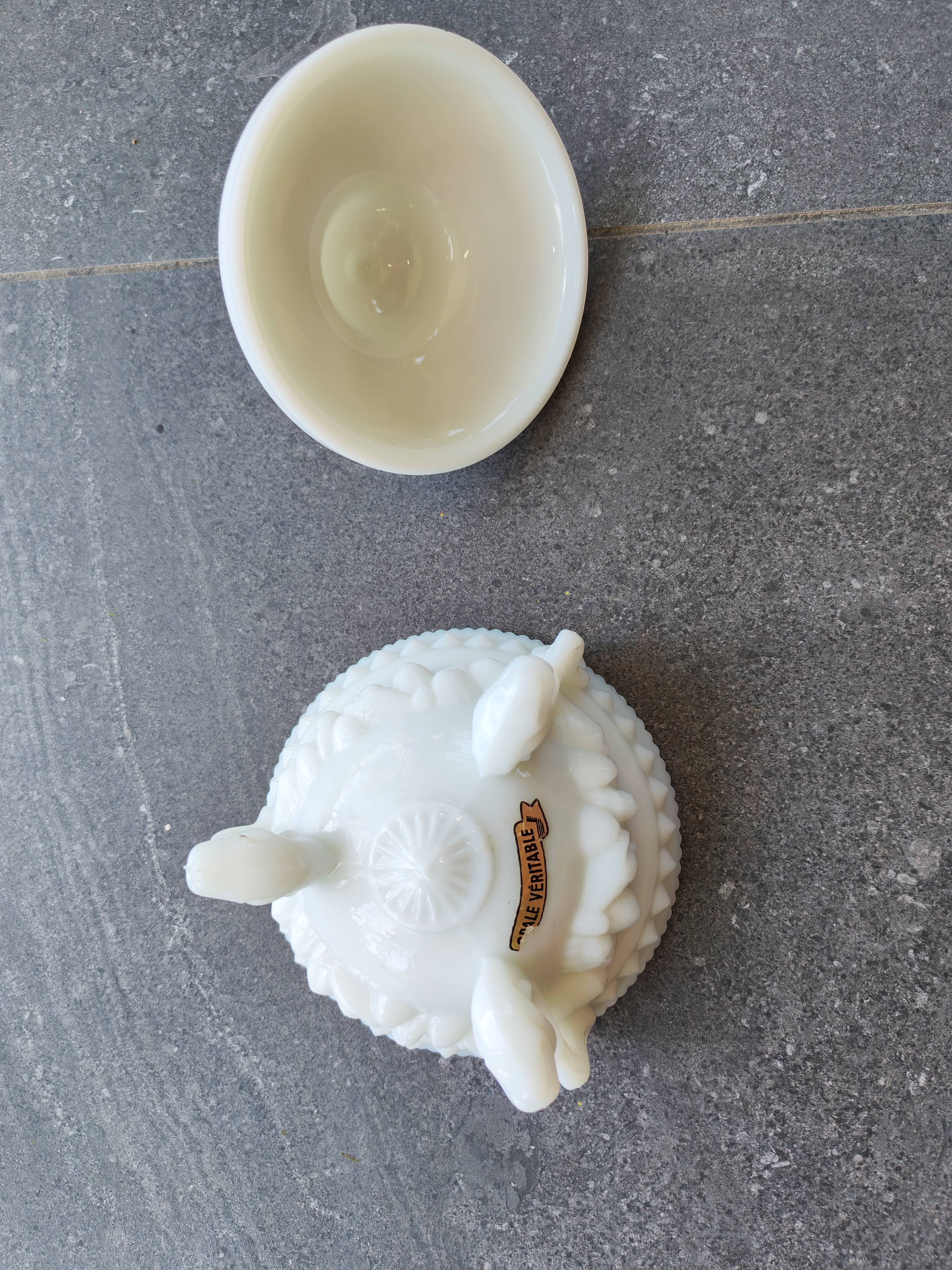 Vintage opal white glass bonbonnière