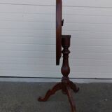 Pedestal table