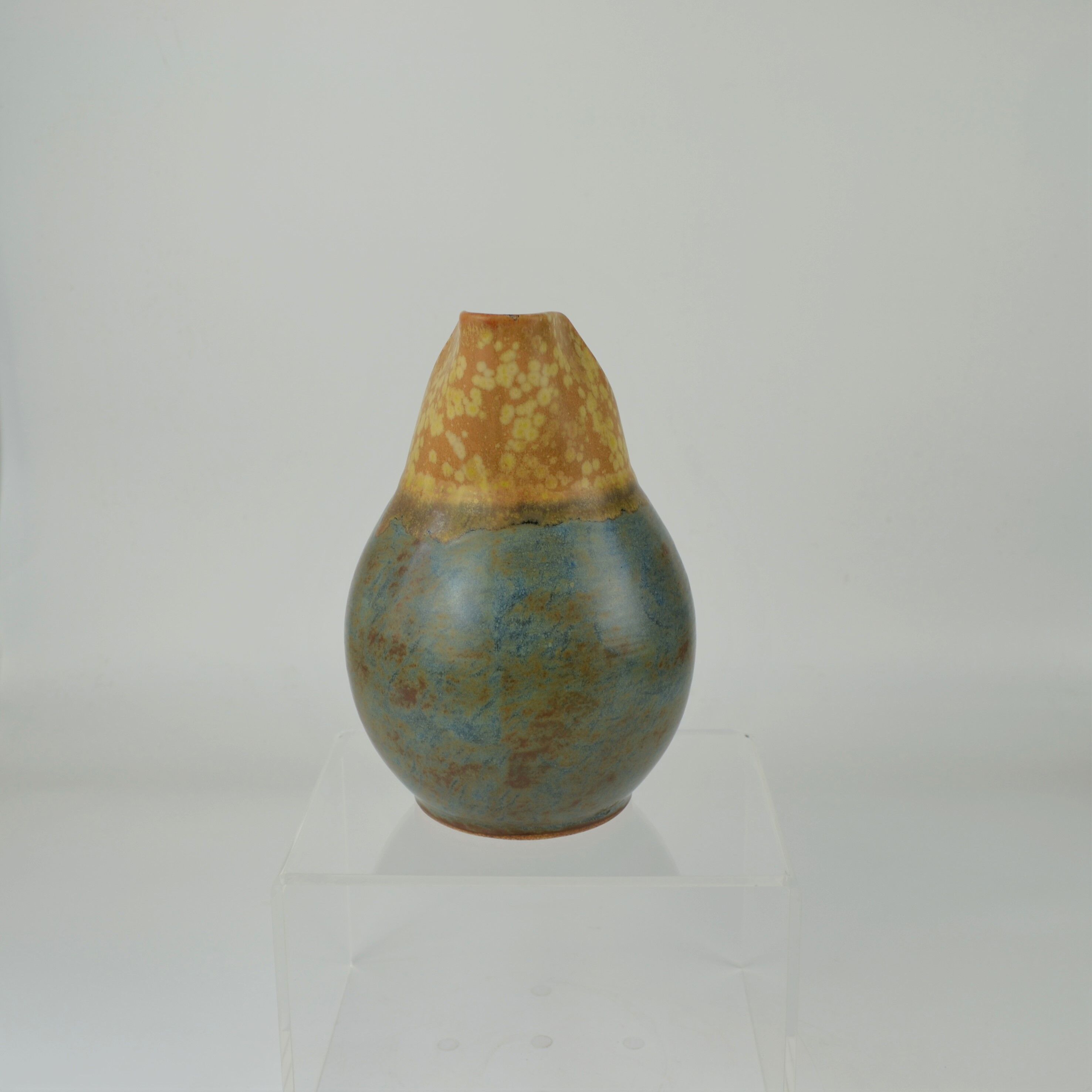 Two-tone pitcher in sandstone by Louis Lourioux