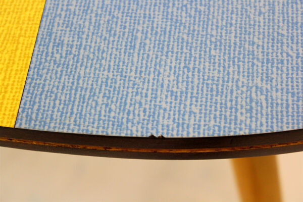 Table basse en formica de Drevopodnik Brno, années 1960