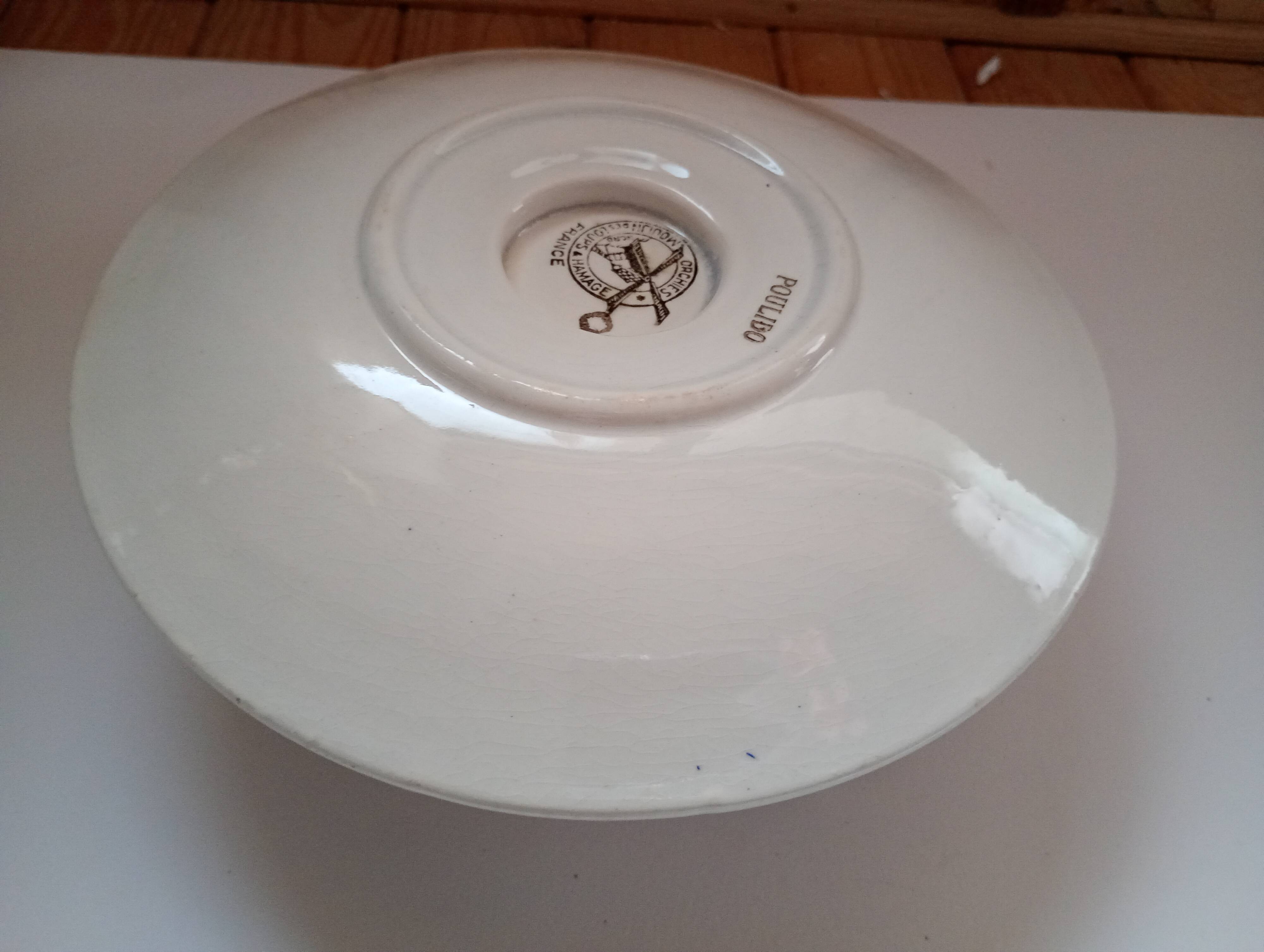 Porcelain sauce boat Moulin des Loups Orchies