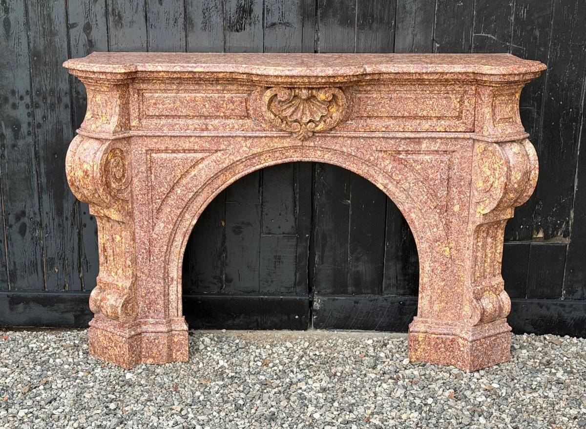 Impressive Napoleon III fireplace in violet brocatelle marble from Spain, circa 1880.