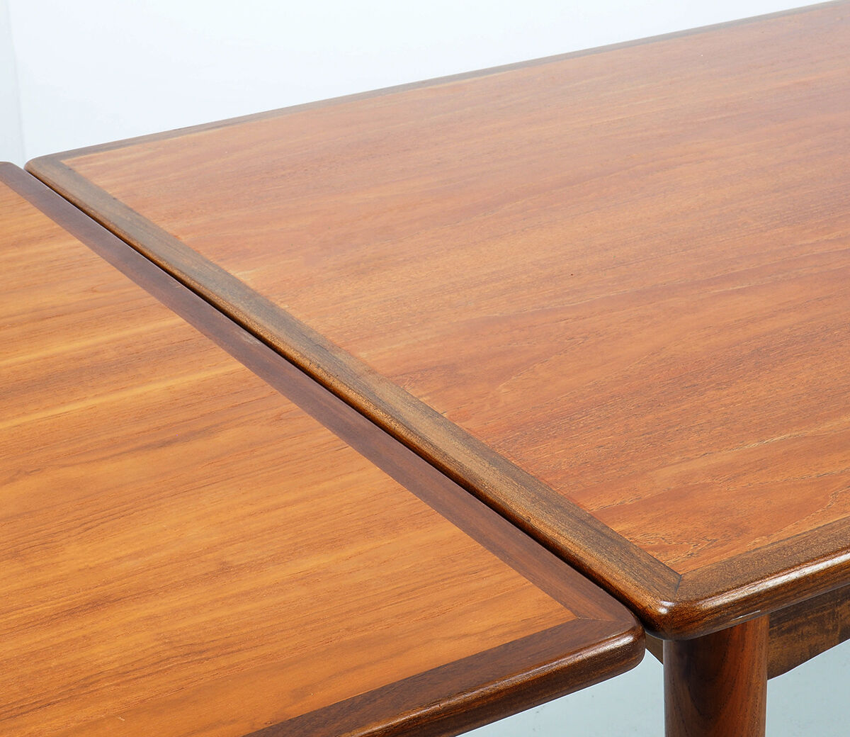 Table extensible en bois de rose de conception danoise, 1960