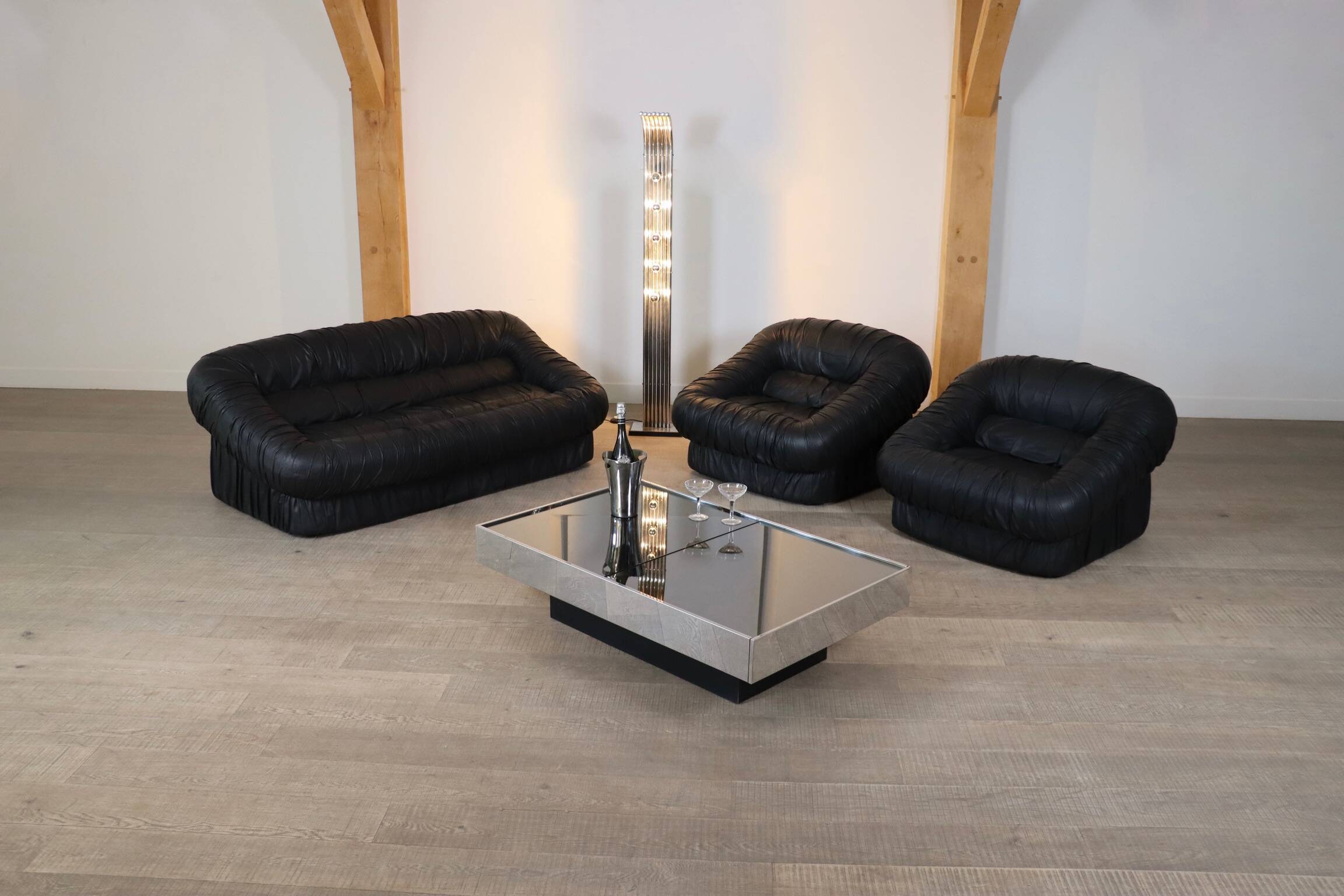 Vintage sofa by De Pas D’Urbino & Lomazzi in black leather for Dall’Oca, 19