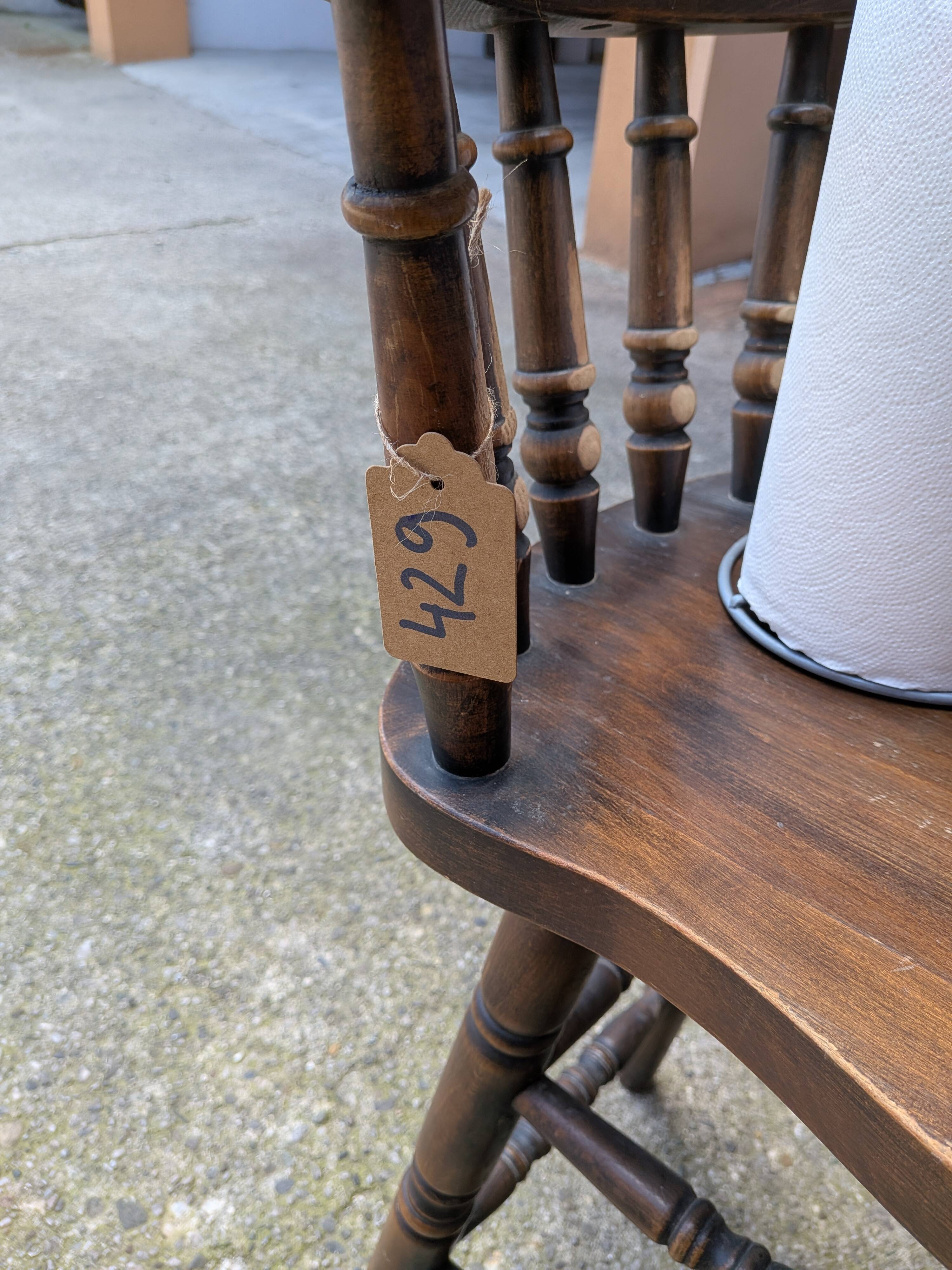 Chaise de bar en bois sculpté vintage : tabouret haut de ferme des années 1970
