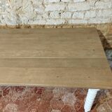 Farm table