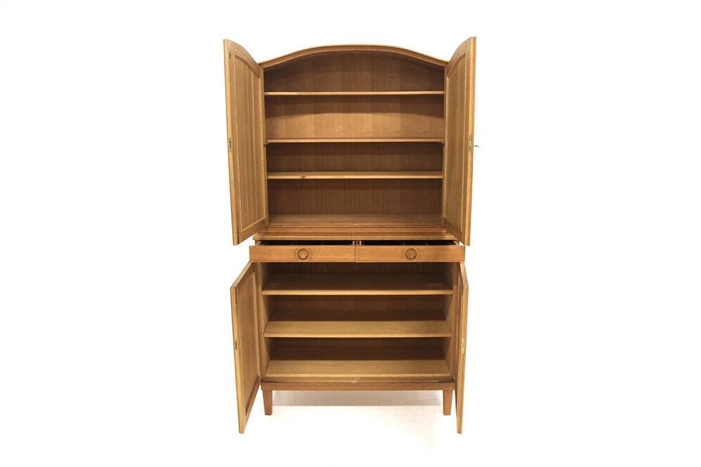 Armoire scandinave en chêne "Herrgård", Carl Malmsten, Suède, 1960