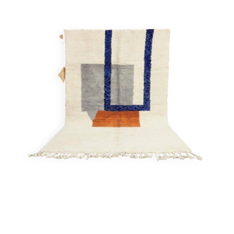 Handcrafted Berber rug in pure wool, size 160 x 240 cm