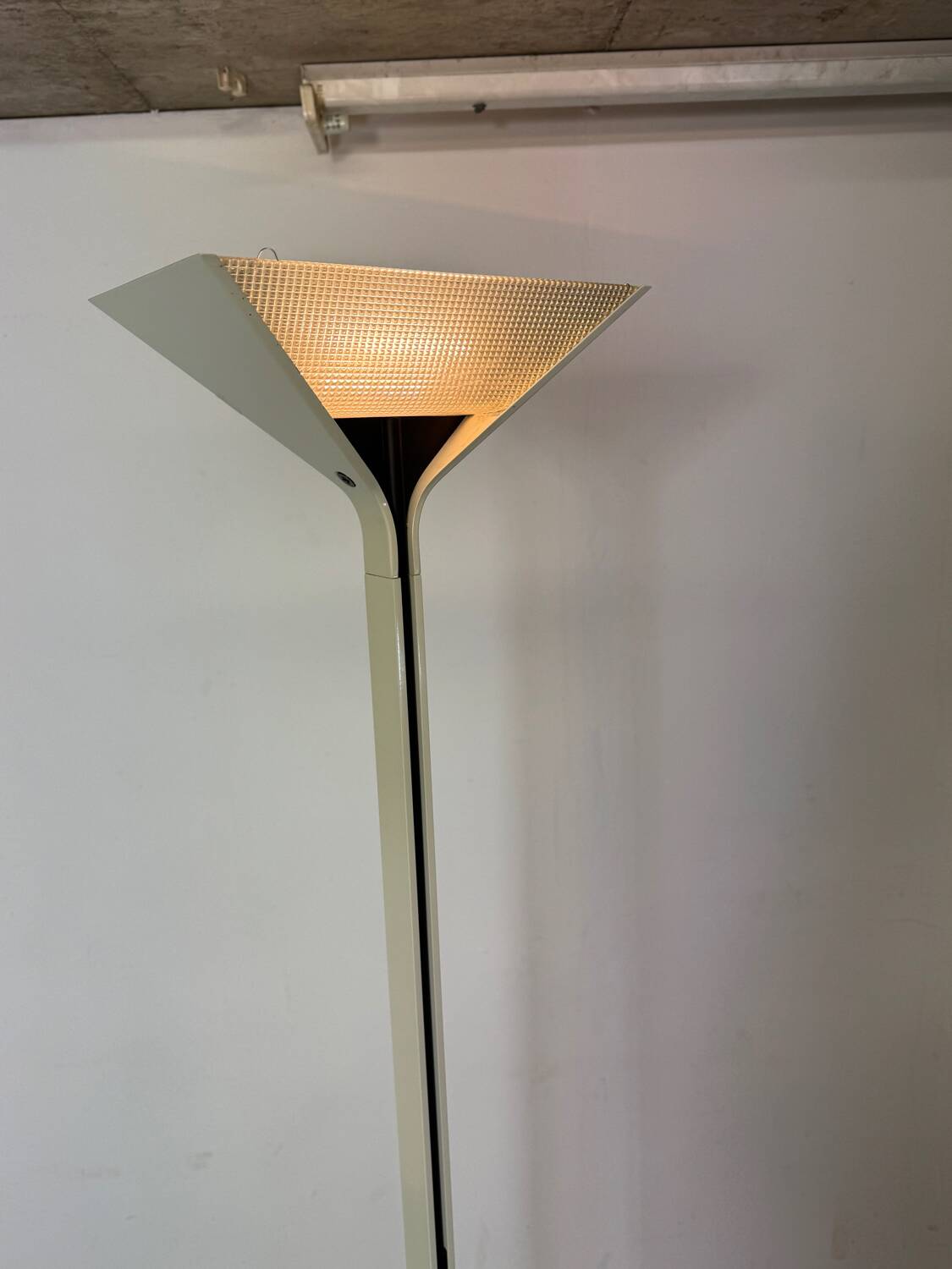 Lampadaire Papillona blanc de design italien par Tobia Scarpa pour Flos, It