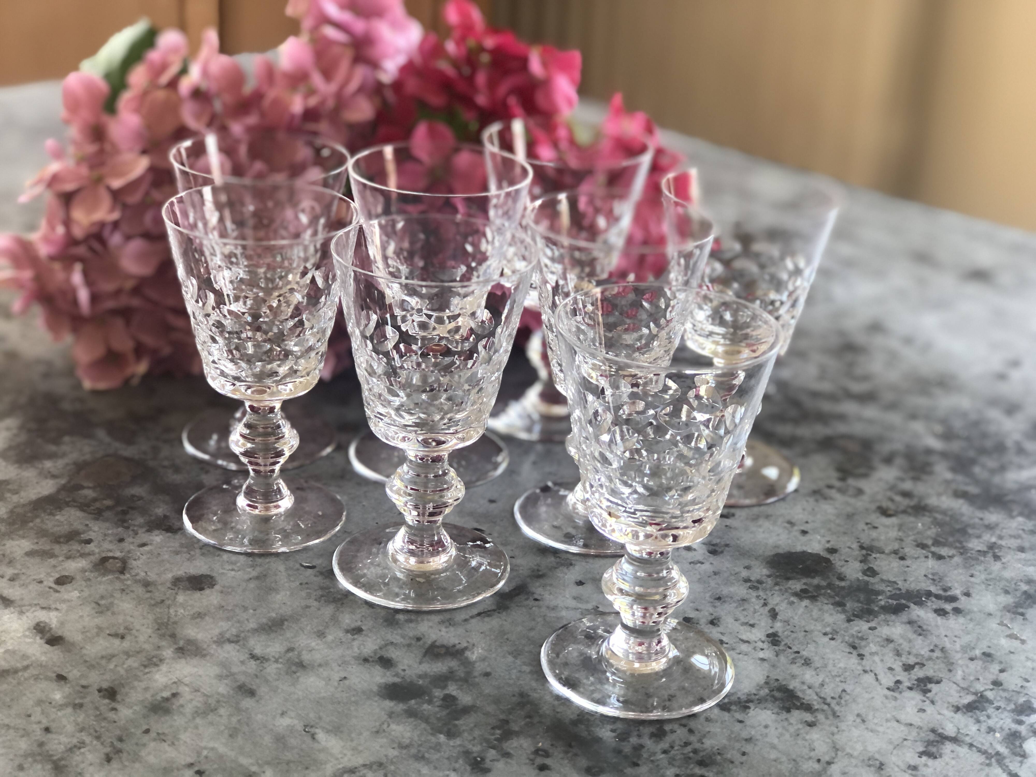 8 Chiseled glasses in old crystal