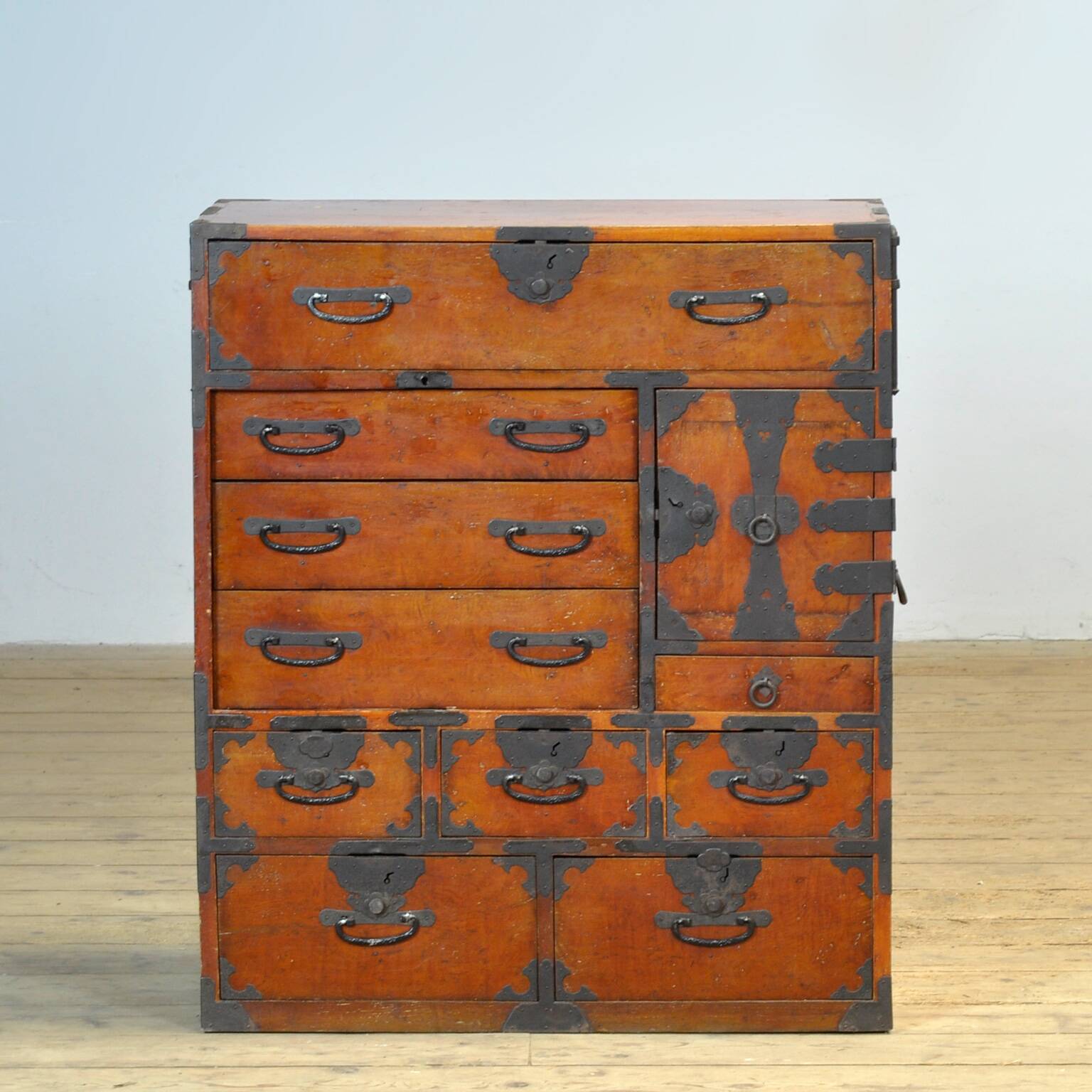 Commode japonaise Tansu, vers 1890