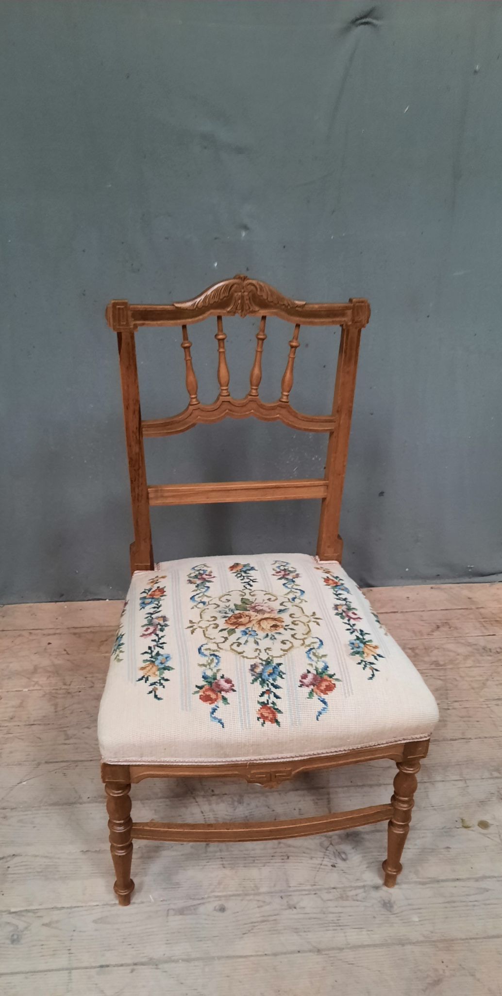 Upholstered low chair