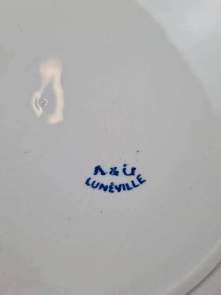 Large antique K&G Lunéville plate, blue floral decoration.