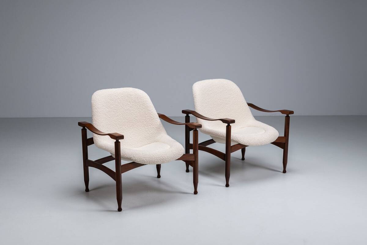 Pair of “Tiki” lounge chairs in teak and bouclé Busnelli Italy 1960