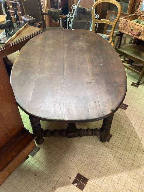 18th Century Oval Table