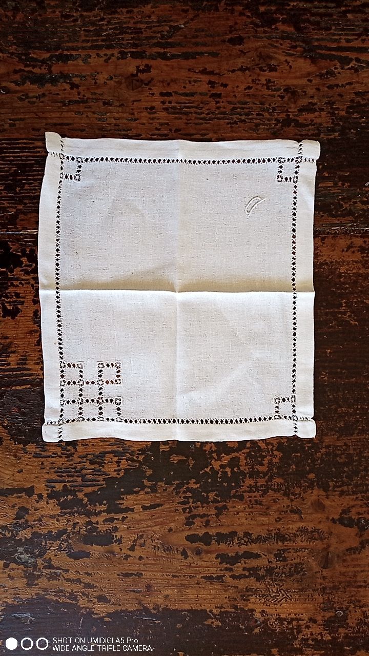 Antique table linen - monogrammed d (or a)