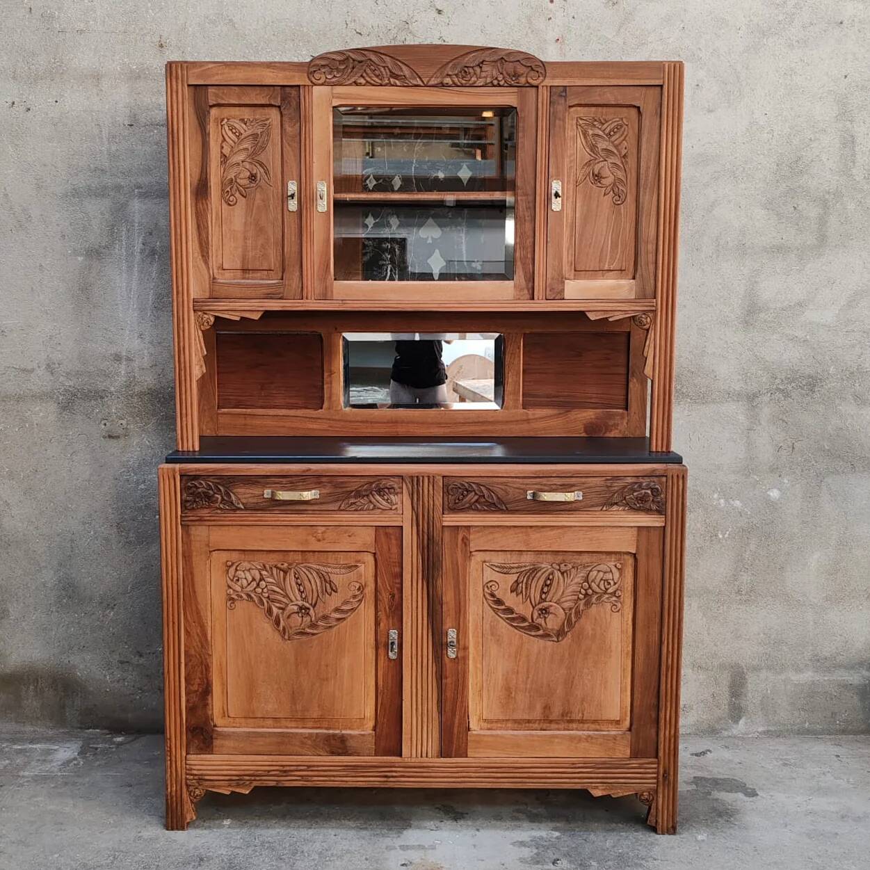 Art Deco two-body buffet