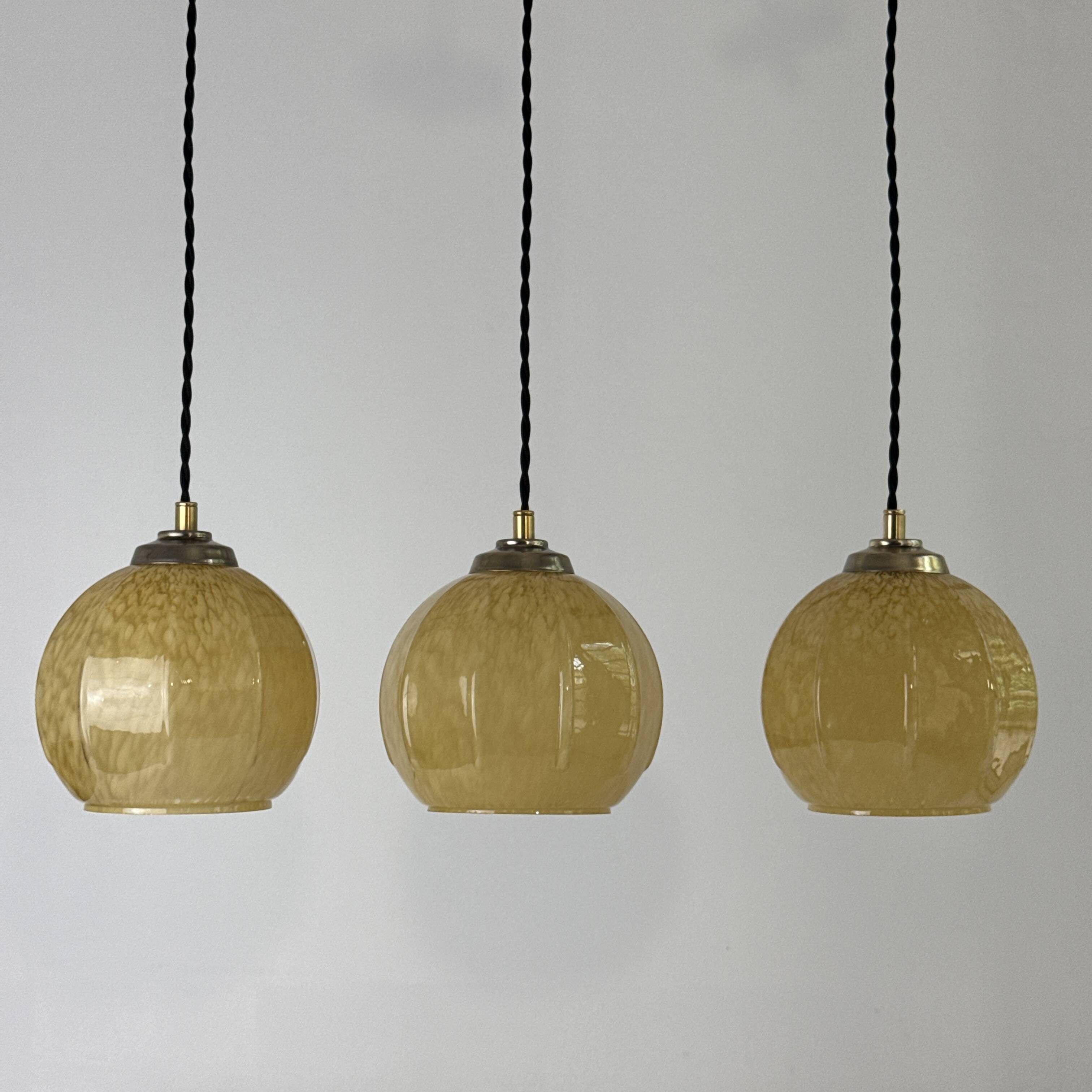 Lot 3 anciennes suspensions ambrees vintages