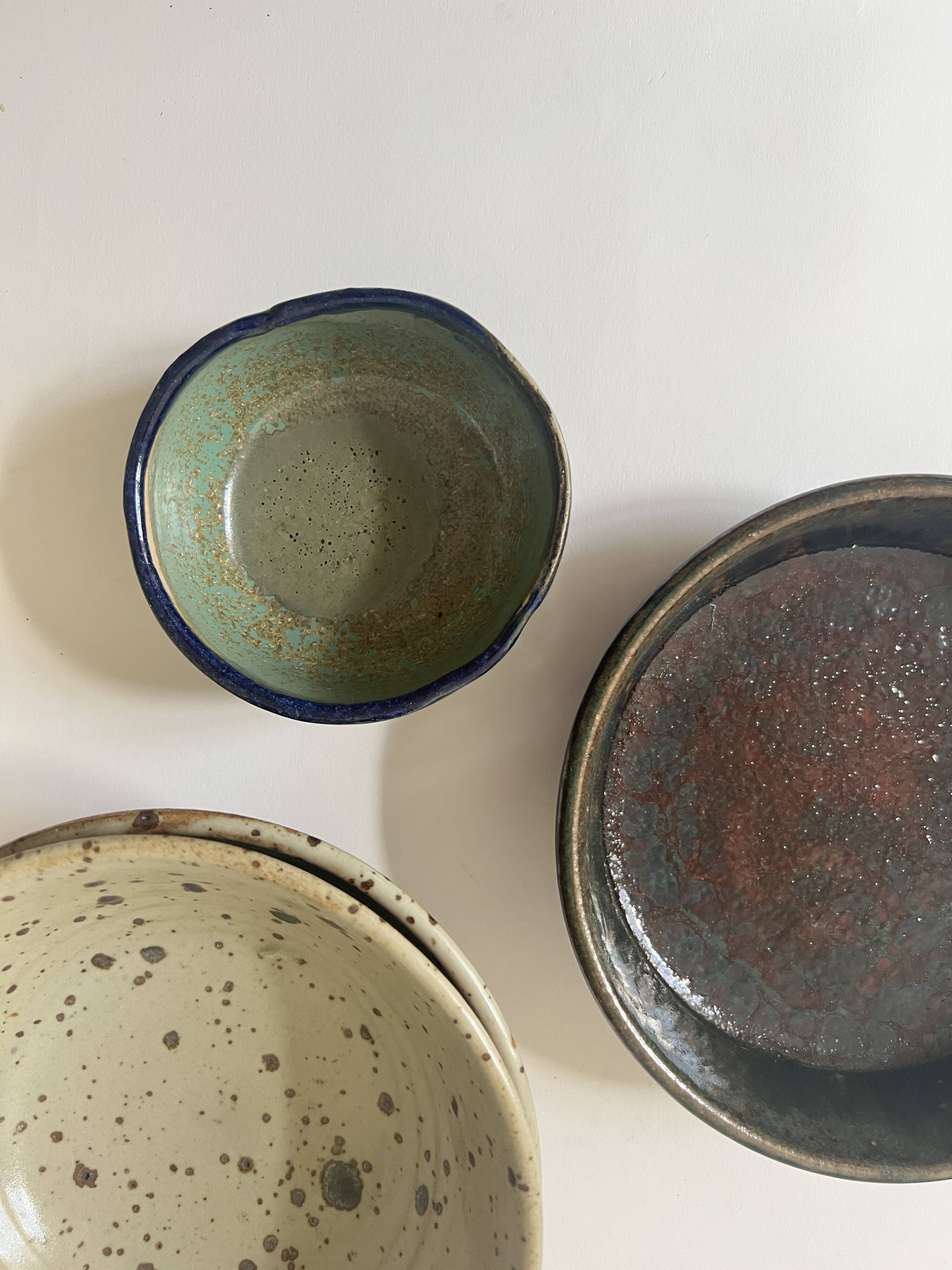 Glazed ceramic bowl/trinket dish, signed