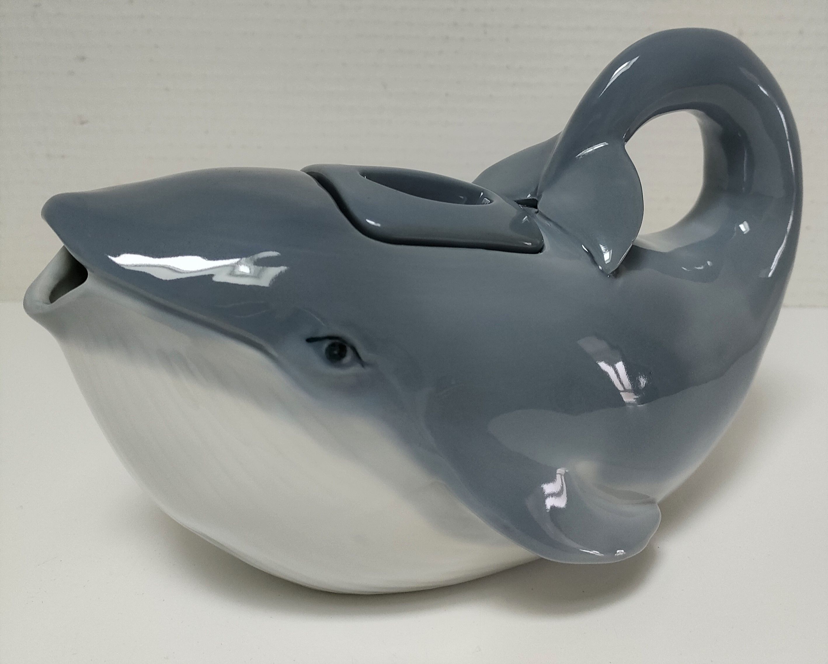Teapot zoomorphic blue whale porcelain design Japan
