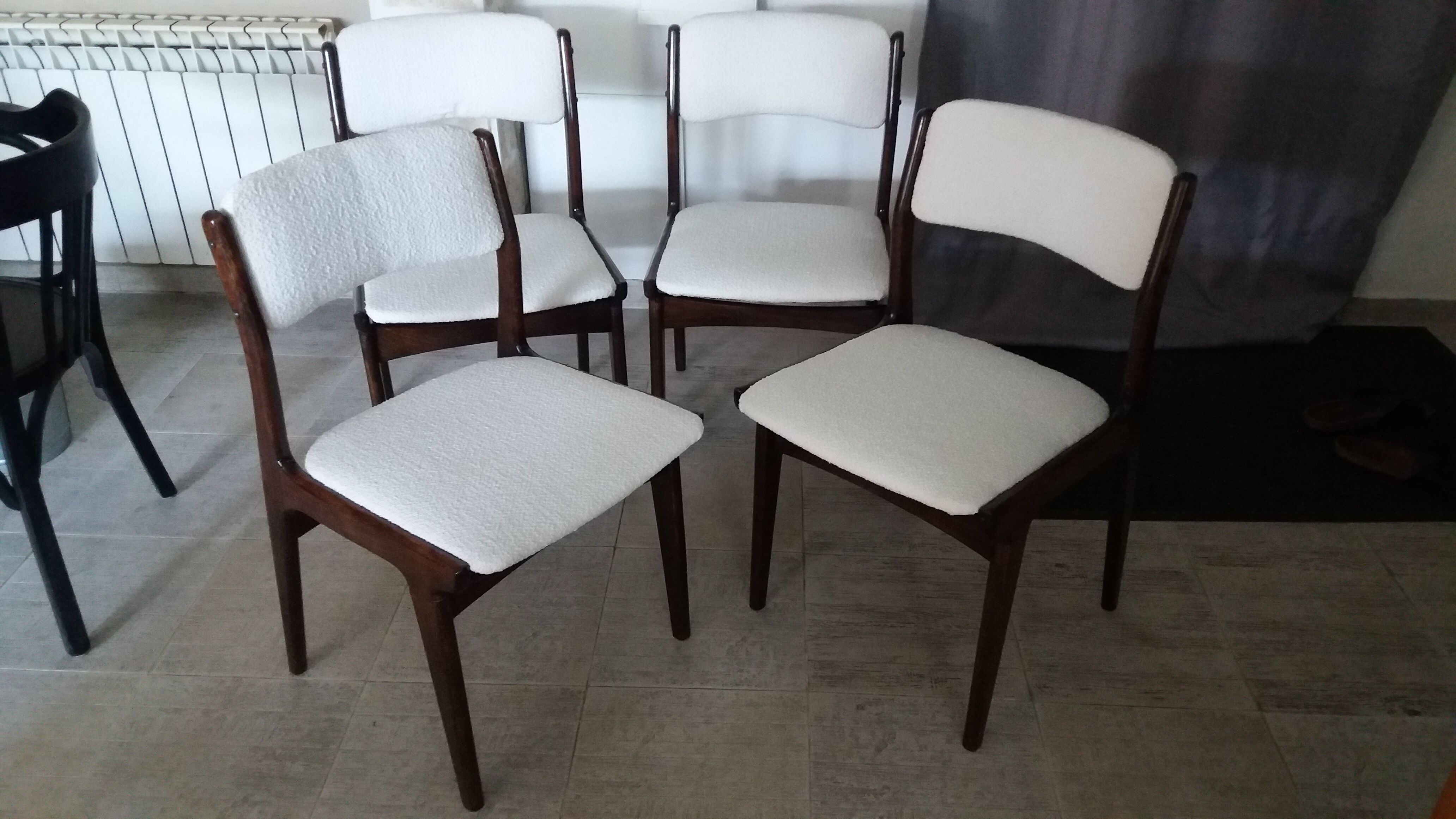 Set of 4 Scandinavian chairs