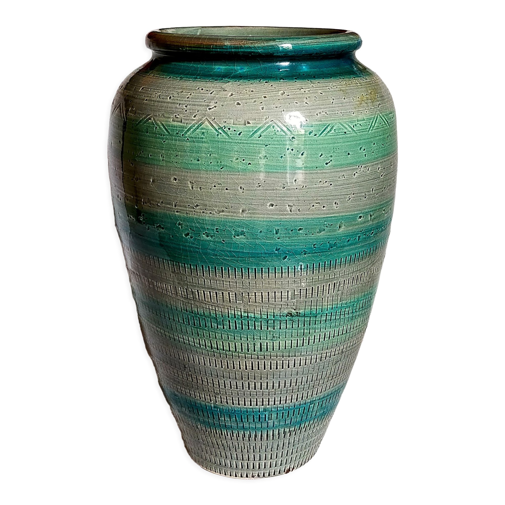 Ceramic vase scarified with gray-blue enamel