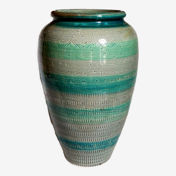 Ceramic vase scarified with gray-blue enamel