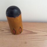 Poupée en bois