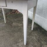 Farm table