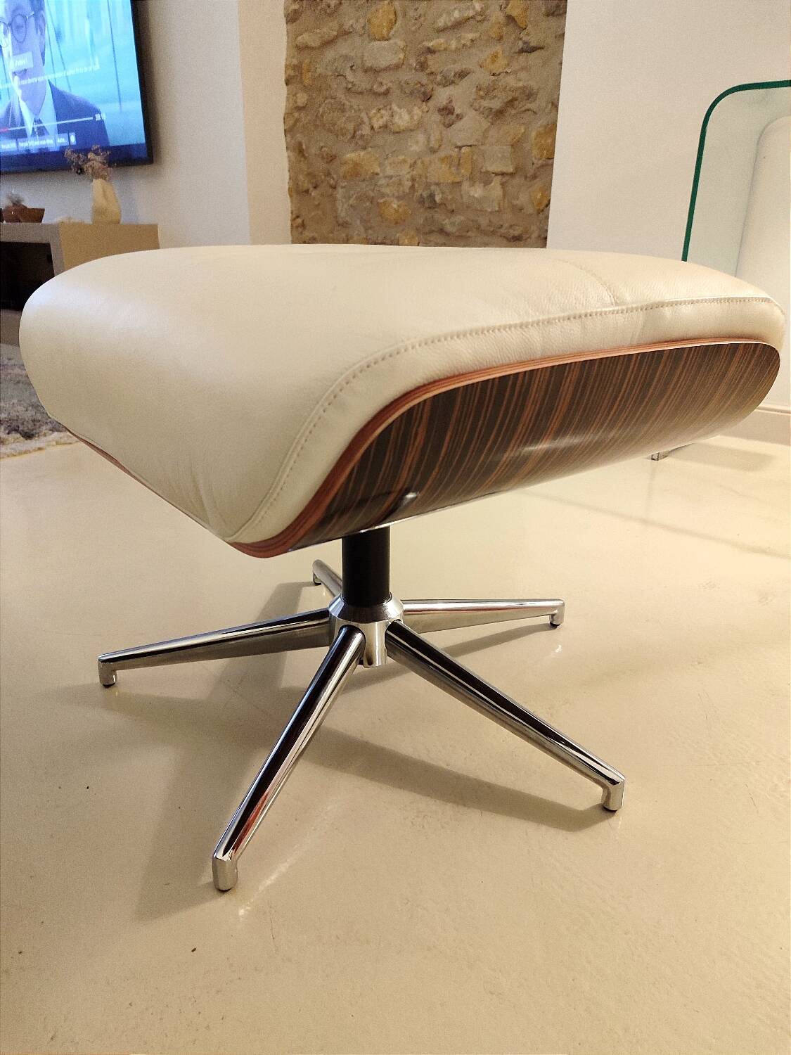 Lounge chair and ottoman