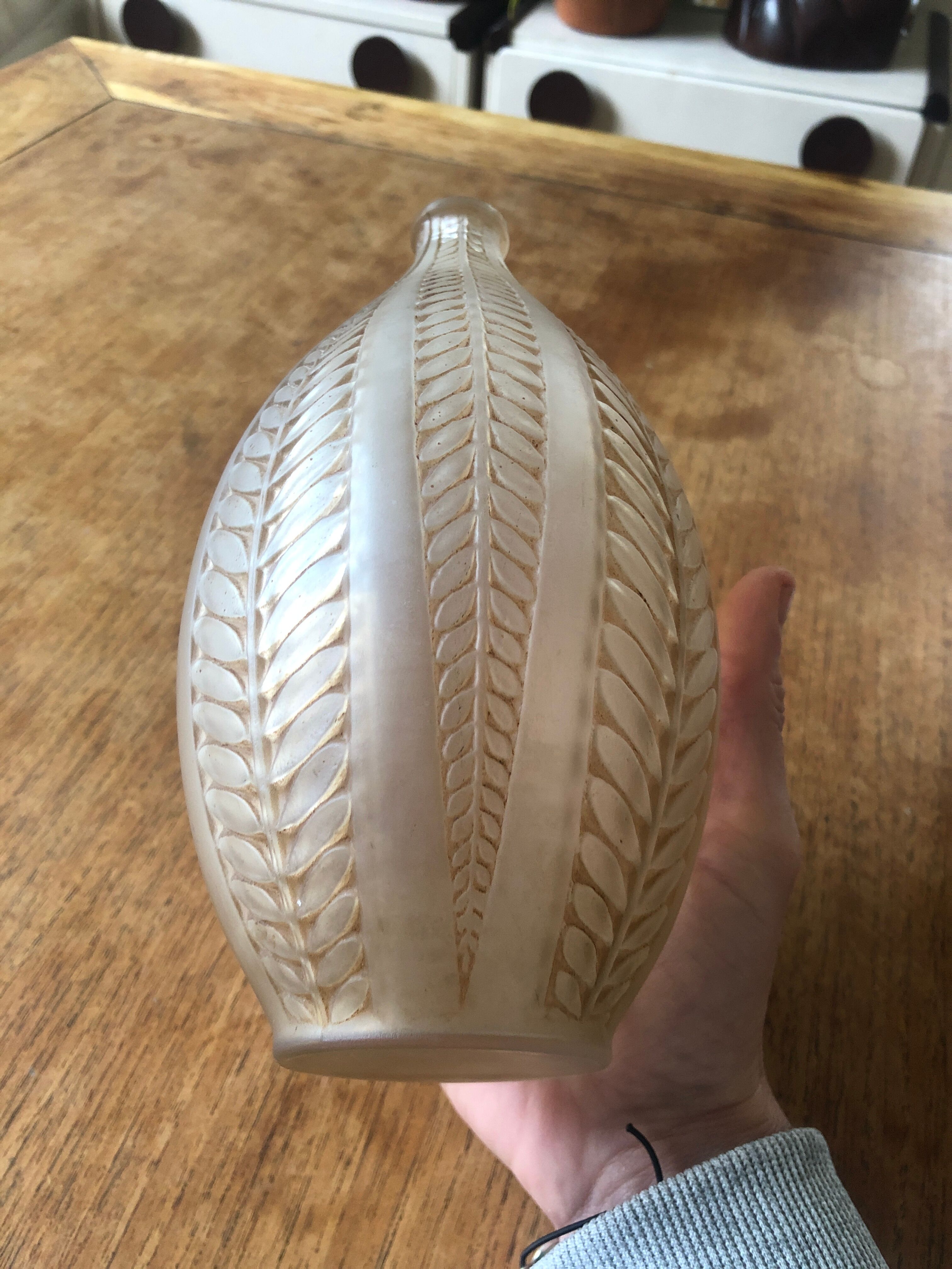 Vase René lalique acacia années 30 signé