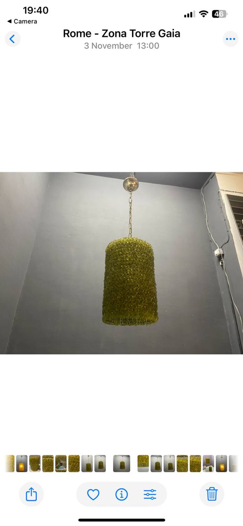 Ensemble de 2 suspensions lumineuses en verre de Murano vert olive en forme de fleur