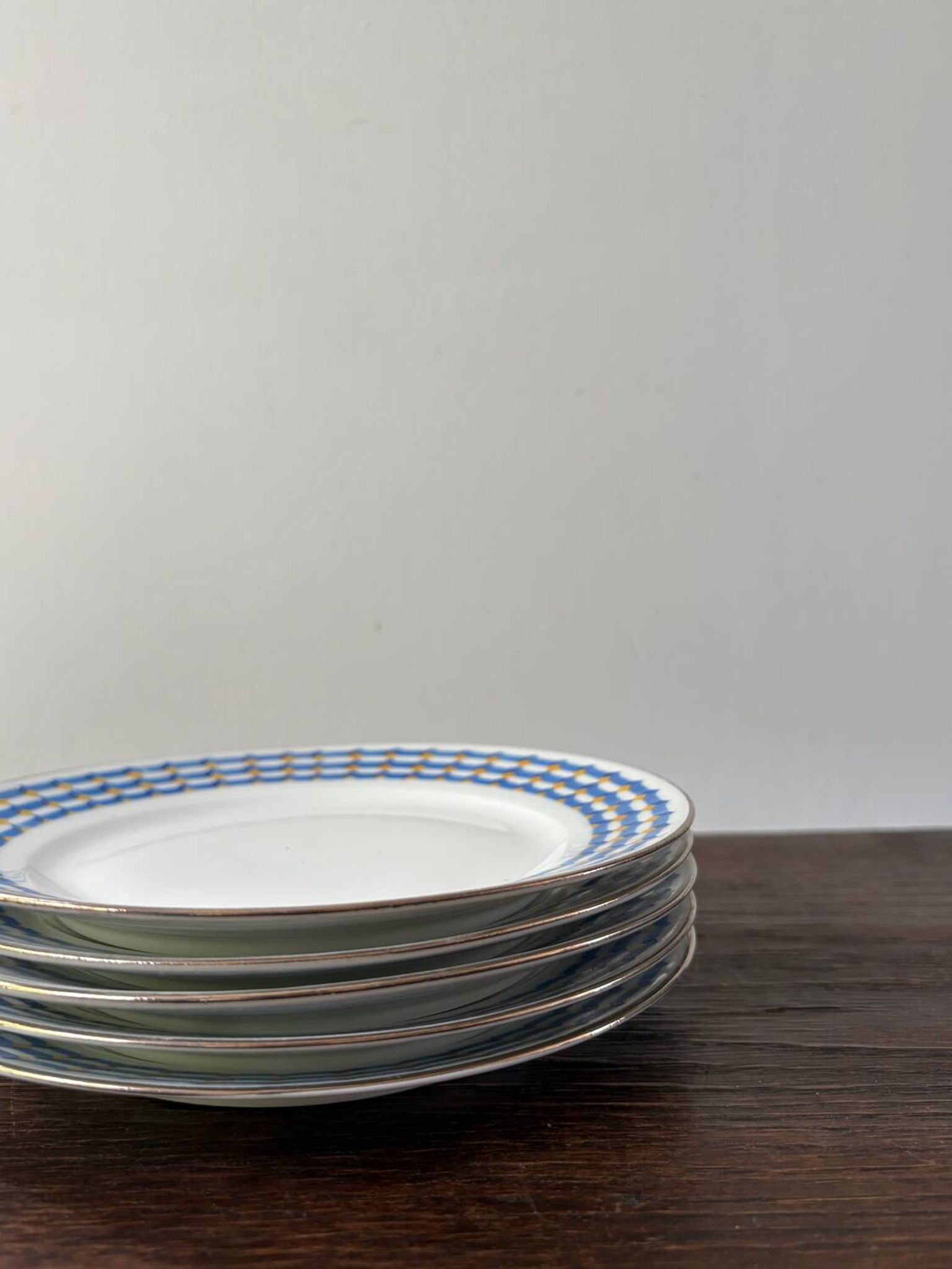 ensemble de 5 assiettes géométriques porcelaine de limoges