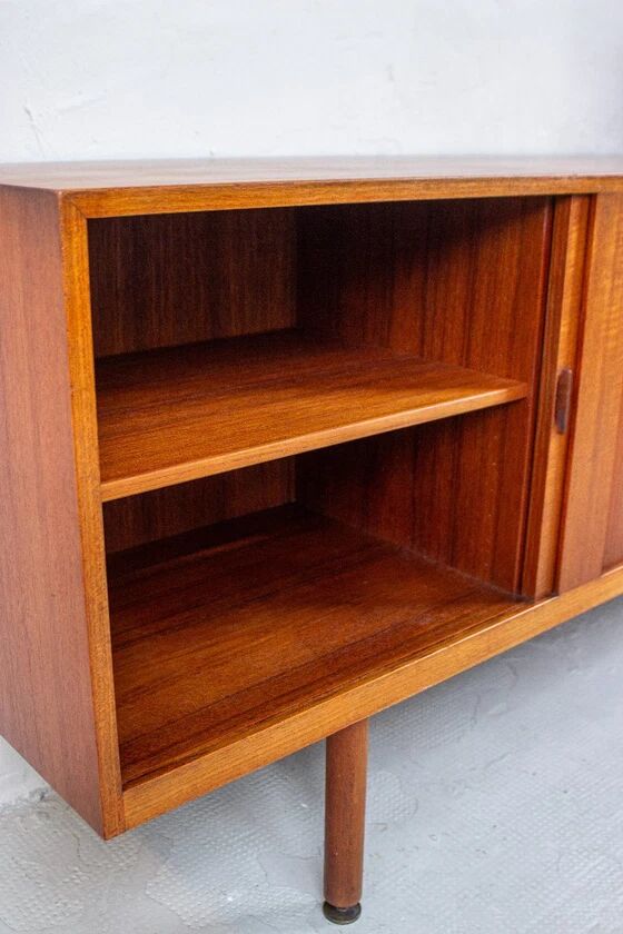 Ejnar Larsen & Aksel Bender sideboard with sliding doors, teak, vintage mid-century Danish design, Næstved Møbelfabrik.