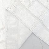 Ecru Beni Ouarain Berber rug with motifs engraved in the weft, 1.53 x 1.07 m