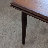Scandinavian table with extensions