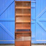 Vintage showcase library