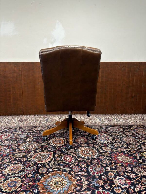 Chaise de bureau Chesterfield anglaise, chaise de président.