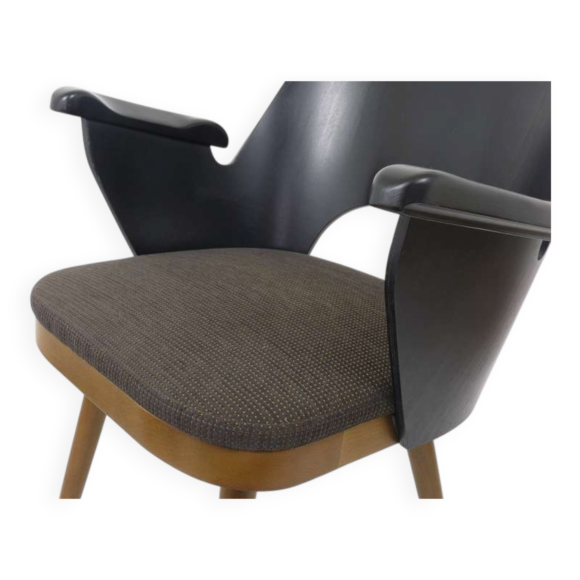 Beautiful modernist armchairs in the style of Oswald Haerdtl, Backhausen, Austria.