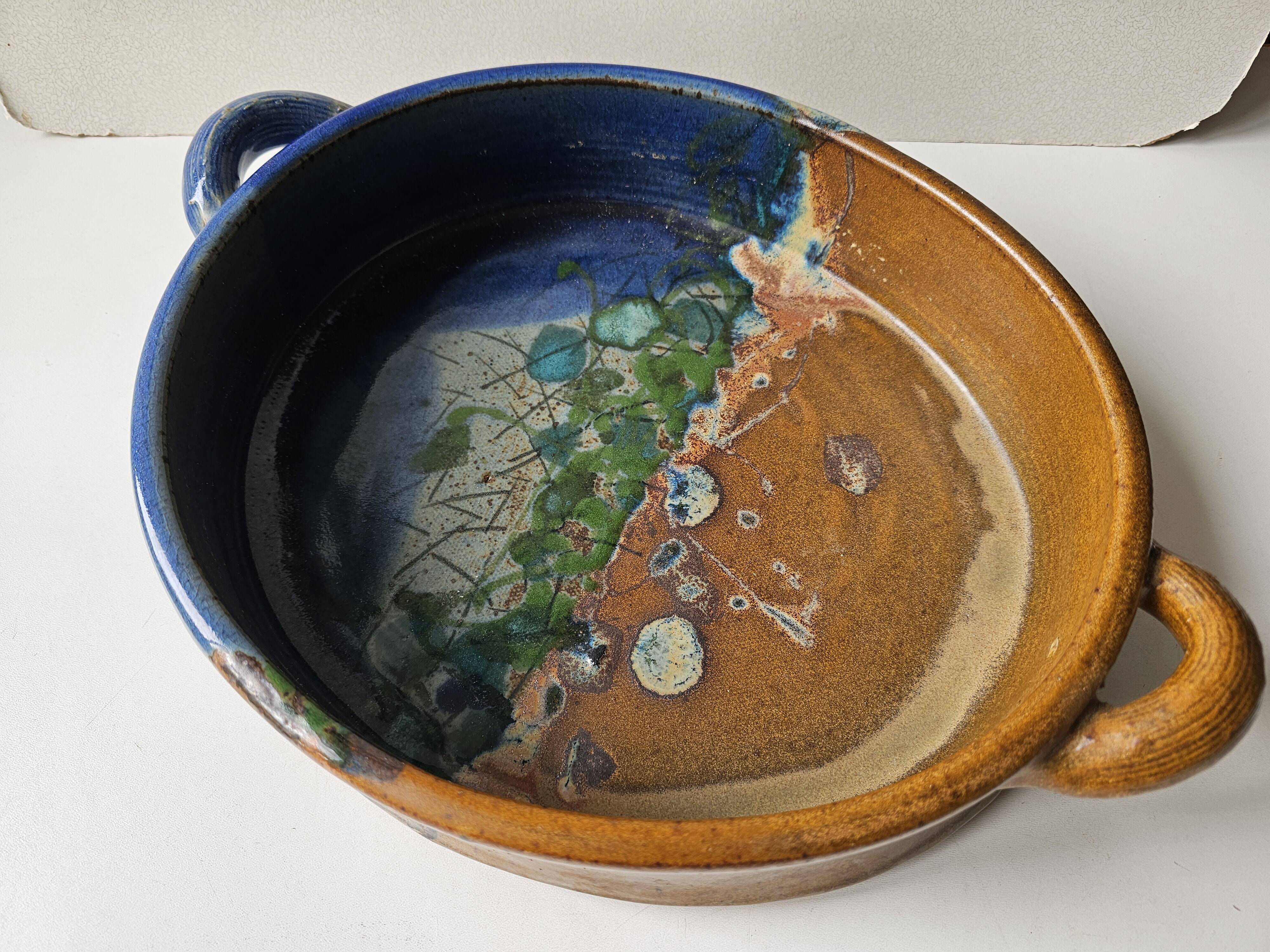 Ceramic dish Signed Saint Clément les Places (Length 38cm)