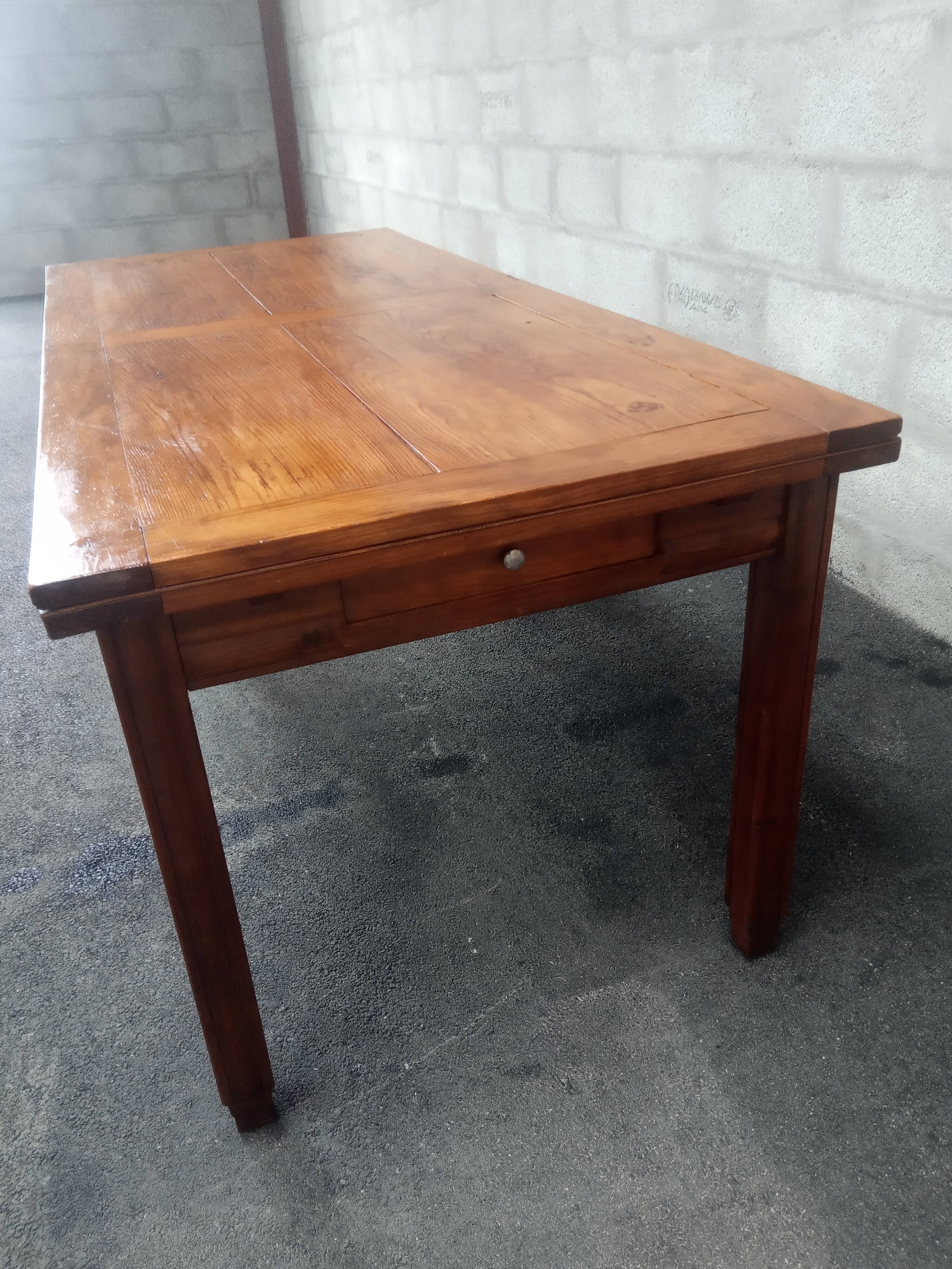 Old farmhouse table 12/14 people