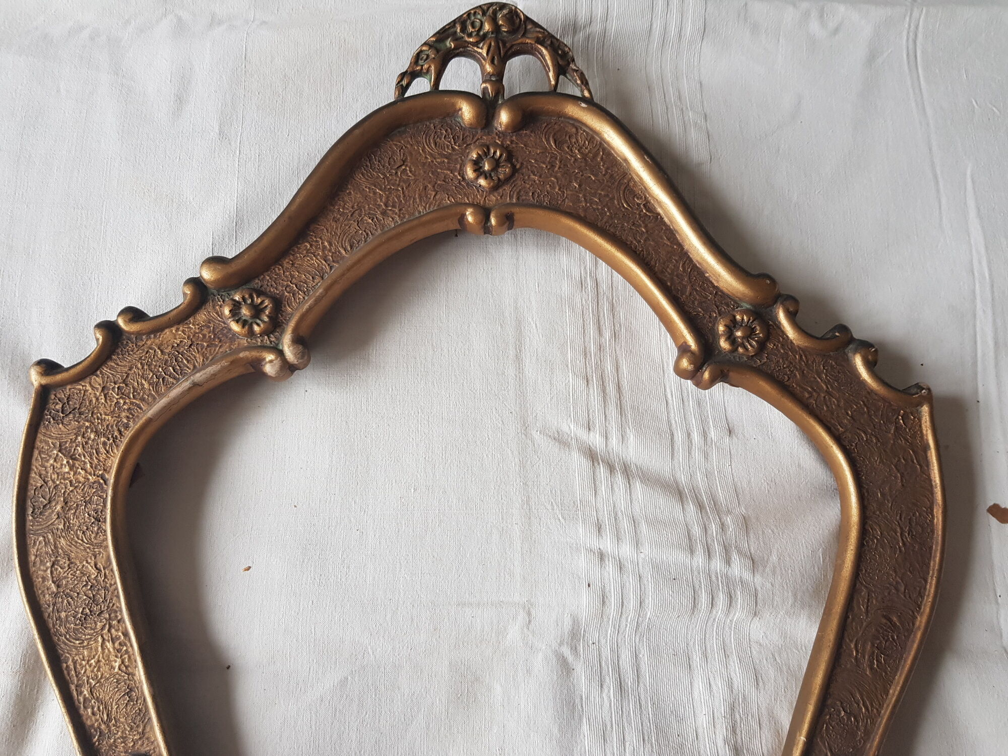 Old frame in gilded carved wood baroque style Louis XV foliage 33 x 43