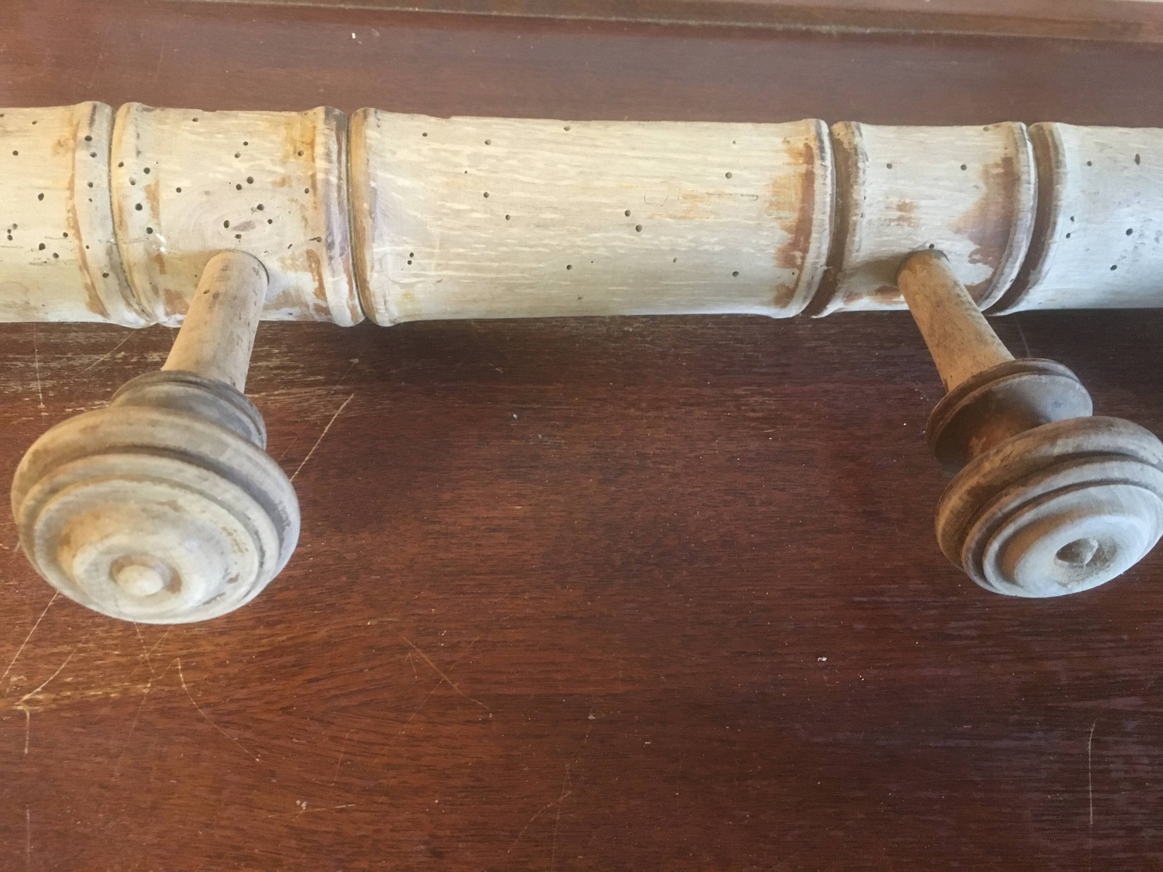 Wall coat rack with 4 hooks in raw wood