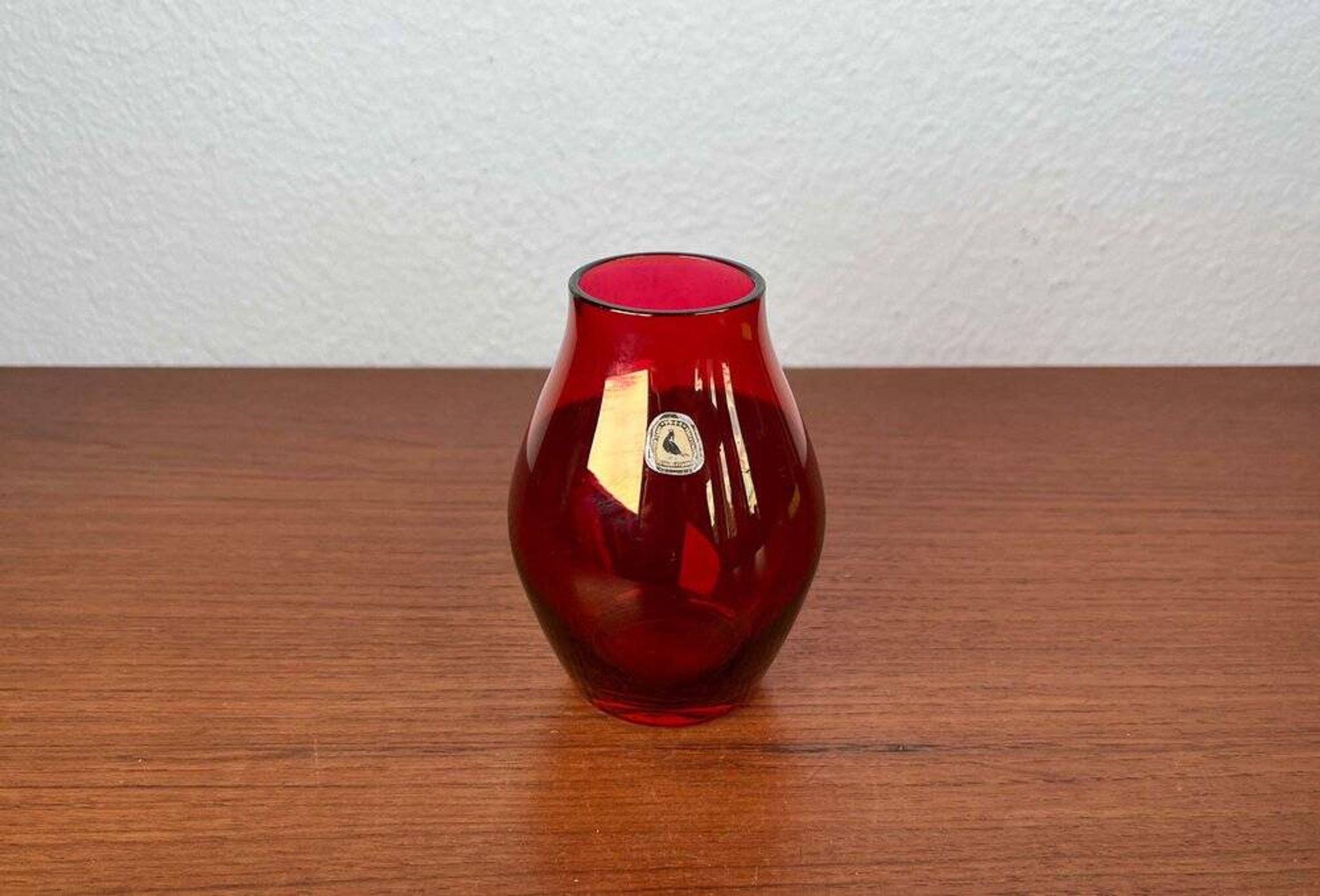 German glass vase from the mid-century modern period by Alfred Taube, 1960s.