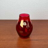 German glass vase from the mid-century modern period by Alfred Taube, 1960s.