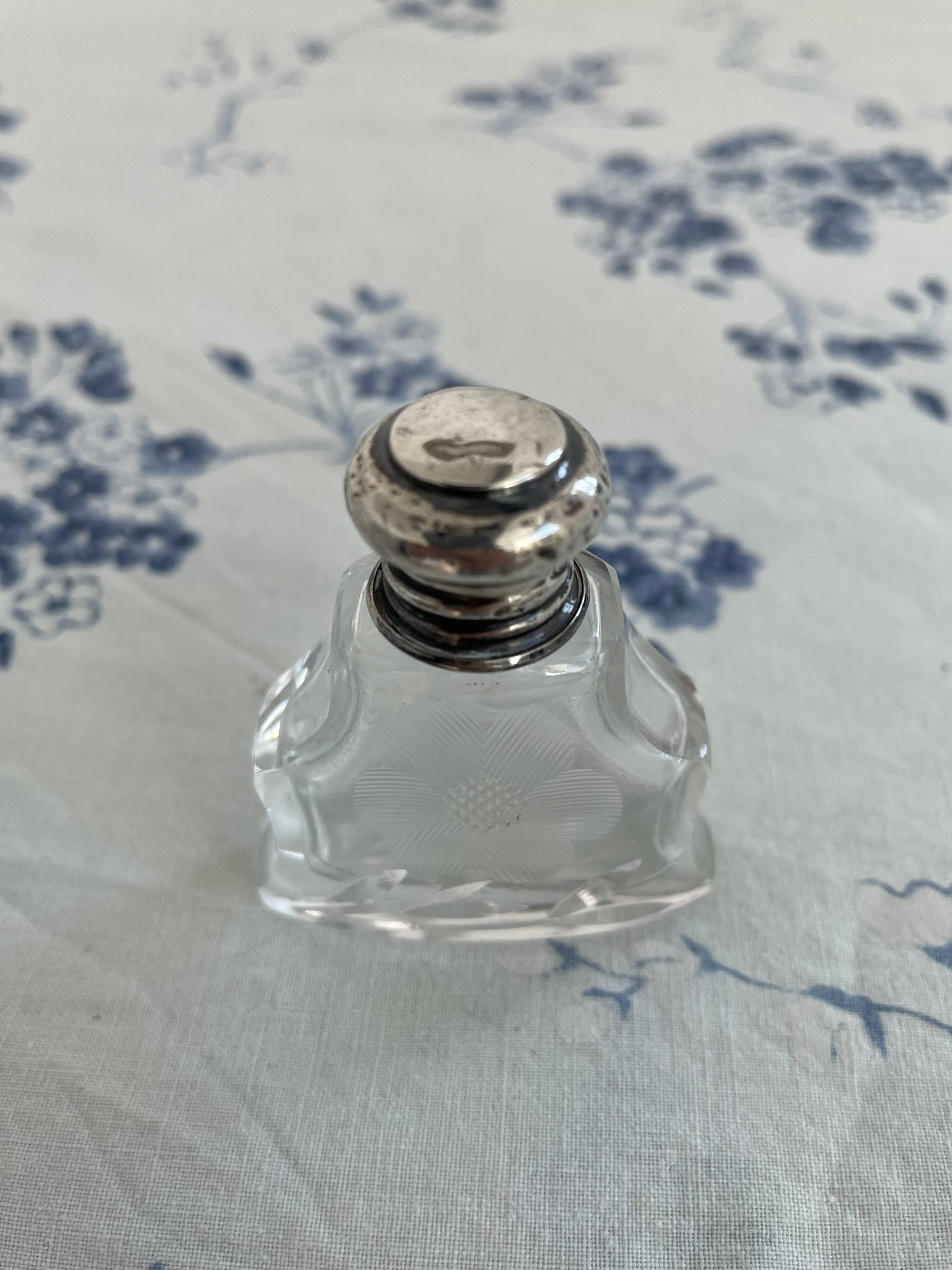 Perfume bottle, salt, silver, engraved glass, 1908, English silver hallmarks