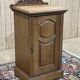 English bedside table in blonde mahogany from the early 20th century.
